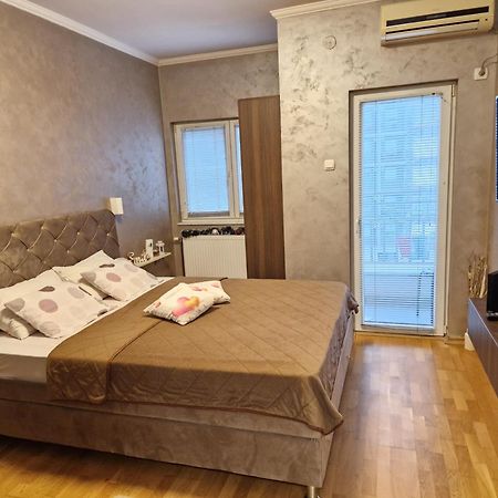 Apartman Studio Diamond Subotica Buitenkant foto