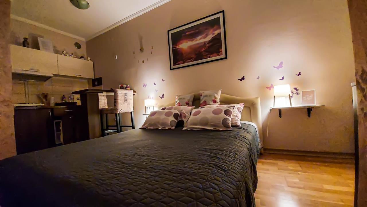 Apartman Studio Diamond Subotica Buitenkant foto