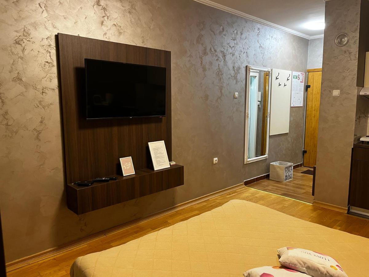 Apartman Studio Diamond Subotica Buitenkant foto
