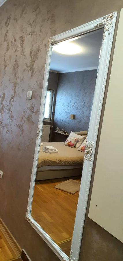 Apartman Studio Diamond Subotica Buitenkant foto