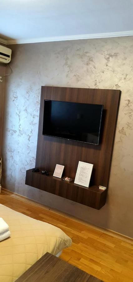 Apartman Studio Diamond Subotica Buitenkant foto