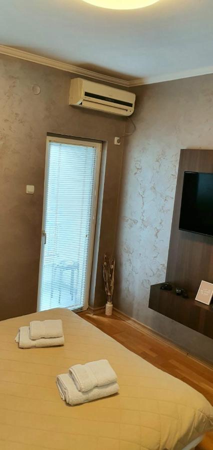 Apartman Studio Diamond Subotica Buitenkant foto